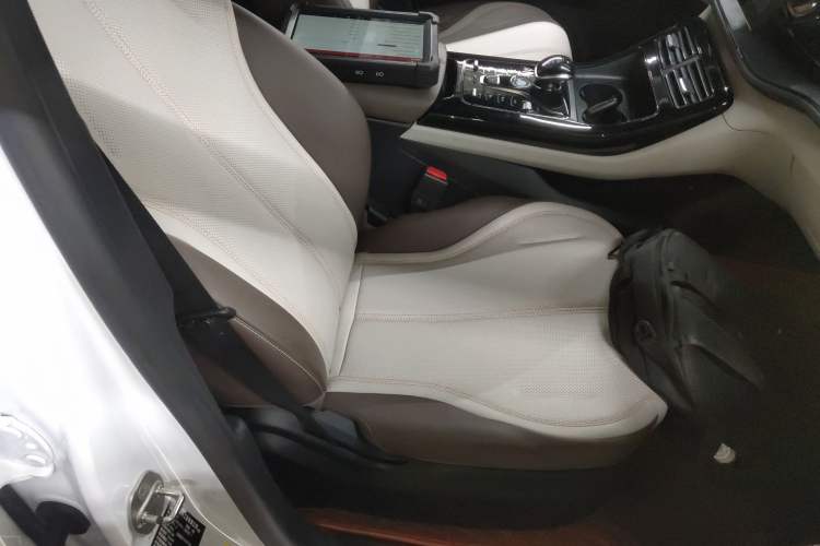Used BYD Qin PLUS 2024 HONOR Edition DM-i 55KM Leading Model Right Front Seat