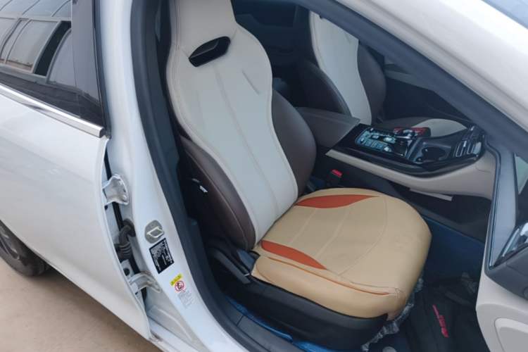 Used BYD Qin PLUS 2024 HONOR Edition DM-i 55KM Leading Model Right Front Seat