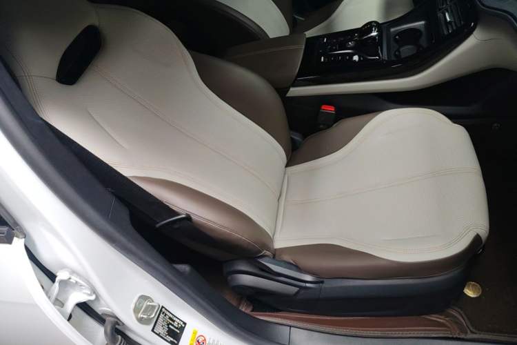 Used BYD Qin PLUS 2024 HONOR Edition DM-i 55KM Leading Model Right Front Seat