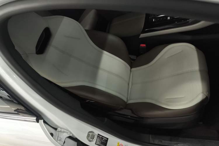Used BYD Qin PLUS 2024 HONOR Edition DM-i 55KM Leading Model Right Front Seat
