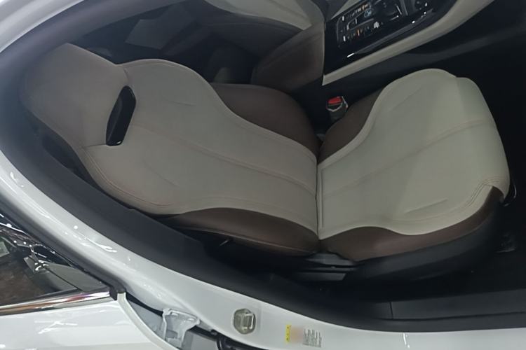 Used BYD Qin PLUS 2024 HONOR Edition DM-i 55KM Leading Model Right Front Seat