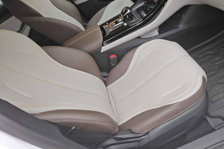 Used BYD Qin PLUS 2024 HONOR Edition DM-i 55KM Leading Model Right Front Seat