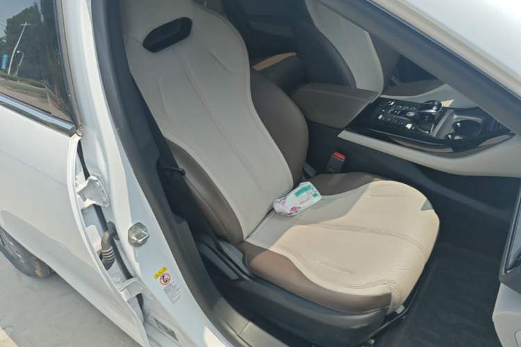 Used BYD Qin PLUS 2024 HONOR Edition DM-i 55KM Leading Model Right Front Seat