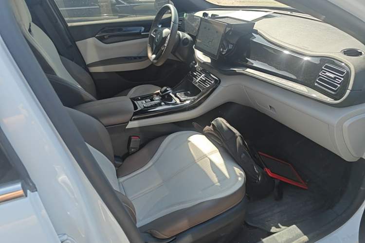 Used BYD Qin PLUS 2024 HONOR Edition DM-i 55KM Leading Model Right Front Seat