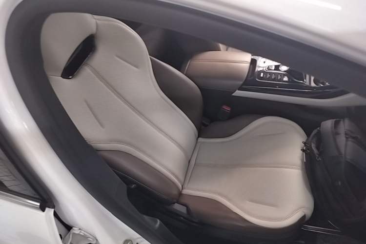 Used BYD Qin PLUS 2024 HONOR Edition DM-i 55KM Leading Model Right Front Seat