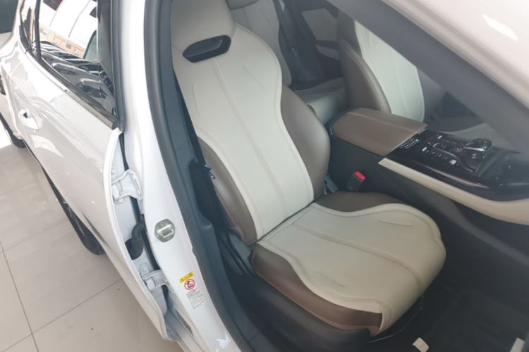 Used BYD Qin PLUS 2024 HONOR Edition DM-i 55KM Leading Model Right Front Seat