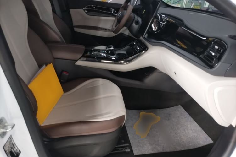 Used BYD Qin PLUS 2024 HONOR Edition DM-i 55KM Leading Model Right Front Seat