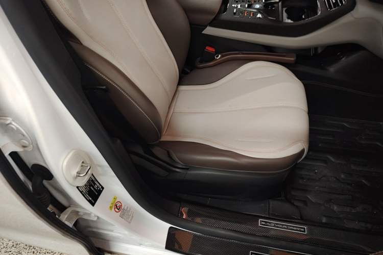Used BYD Qin PLUS 2024 HONOR Edition DM-i 55KM Leading Model Right Front Seat