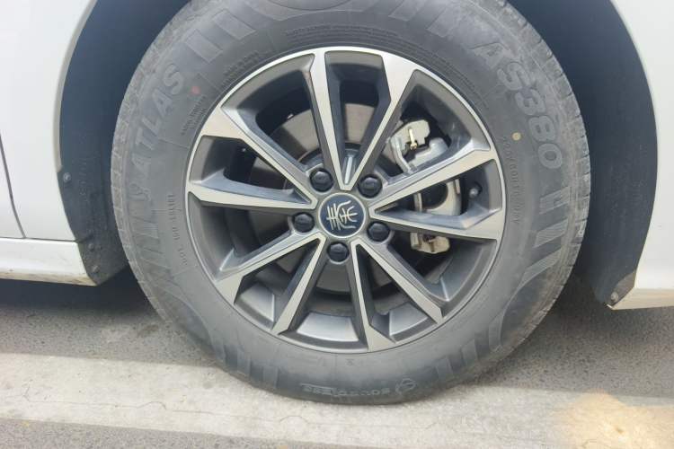 Used BYD Qin PLUS 2024 HONOR Edition DM-i 55KM Leading Model Right Front Wheel Hub