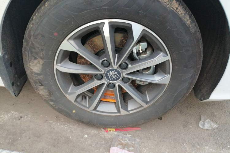Used BYD Qin PLUS 2024 HONOR Edition DM-i 55KM Leading Model Right Front Wheel Hub
