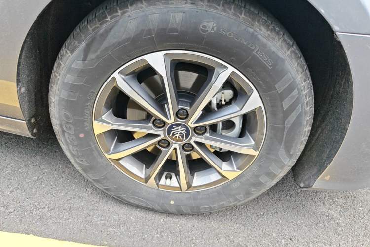 Used BYD Qin PLUS 2024 HONOR Edition DM-i 55KM Leading Model Right Front Wheel Hub