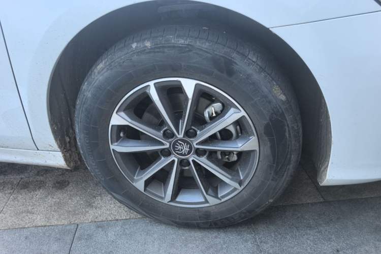 Used BYD Qin PLUS 2024 HONOR Edition DM-i 55KM Leading Model Right Front Wheel Hub