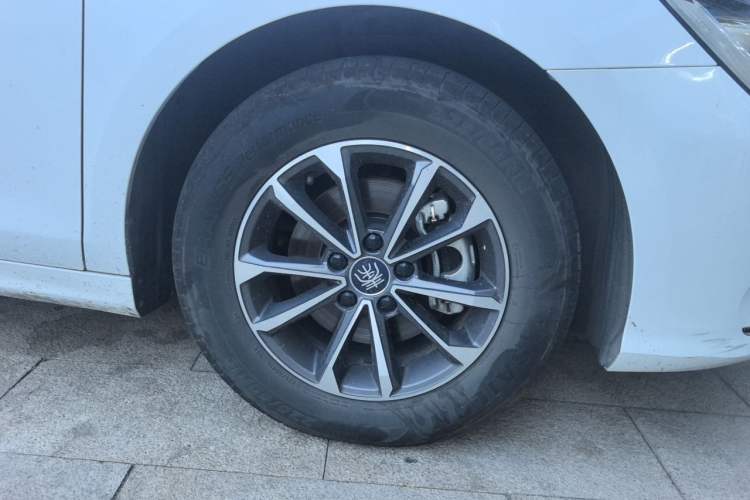 Used BYD Qin PLUS 2024 HONOR Edition DM-i 55KM Leading Model Right Front Wheel Hub