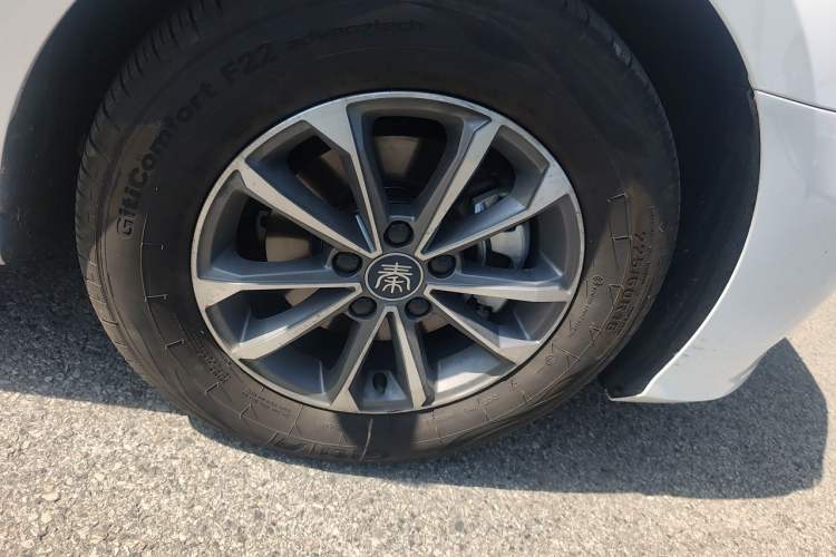 Used BYD Qin PLUS 2024 HONOR Edition DM-i 55KM Leading Model Right Front Wheel Hub