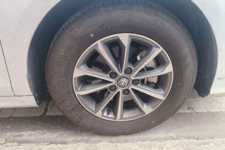 Used BYD Qin PLUS 2024 HONOR Edition DM-i 55KM Leading Model Right Front Wheel Hub