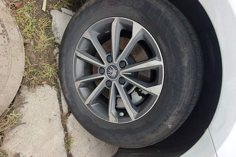 Used BYD Qin PLUS 2024 HONOR Edition DM-i 55KM Leading Model Right Front Wheel Hub