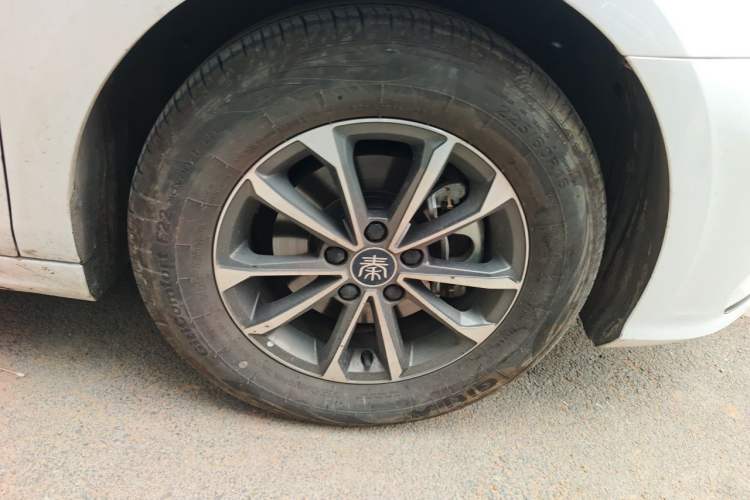 Used BYD Qin PLUS 2024 HONOR Edition DM-i 55KM Leading Model Right Front Wheel Hub