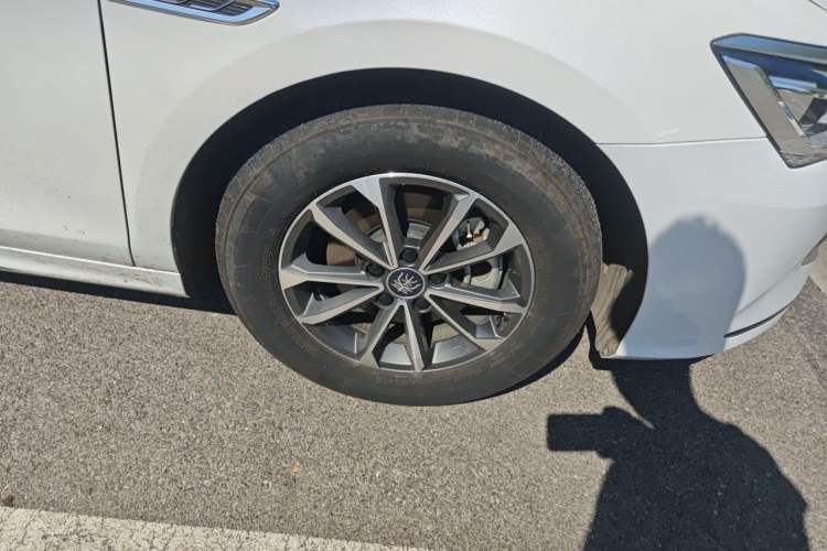 Used BYD Qin PLUS 2024 HONOR Edition DM-i 55KM Leading Model Right Front Wheel Hub
