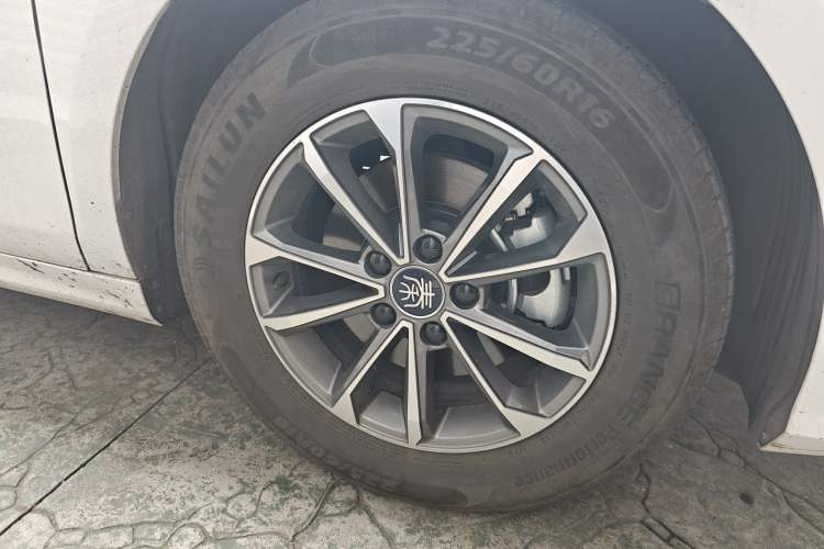 Used BYD Qin PLUS 2024 HONOR Edition DM-i 55KM Leading Model Right Front Wheel Hub