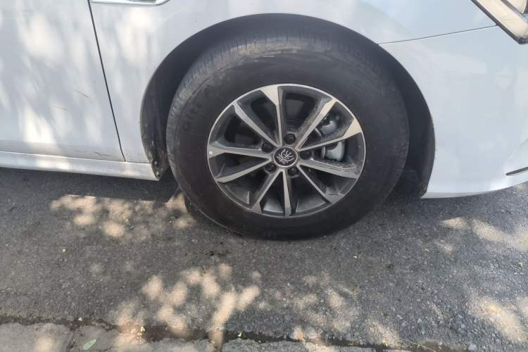 Used BYD Qin PLUS 2024 HONOR Edition DM-i 55KM Leading Model Right Front Wheel Hub