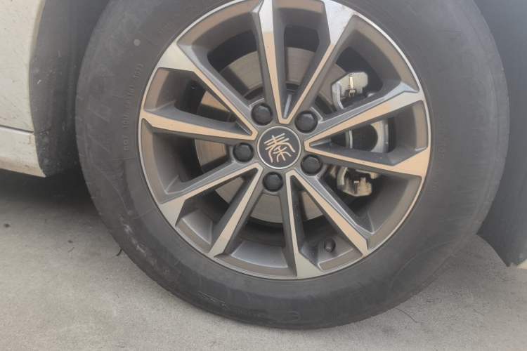 Used BYD Qin PLUS 2024 HONOR Edition DM-i 55KM Leading Model Right Front Wheel Hub