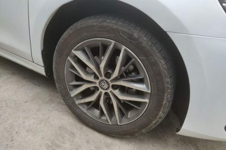 Used BYD Qin PLUS 2024 Honor Edition EV 510KM Leading Model Right Front Wheel Hub