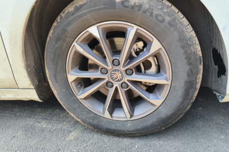 Used BYD Qin PLUS 2024 HONOR Edition DM-i 55KM Leading Model Right Front Wheel Hub