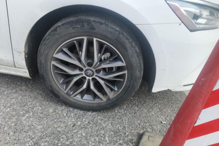 Used BYD Qin PLUS 2024 HONOR Edition DM-i 120KM Leading Model Right Front Wheel Hub