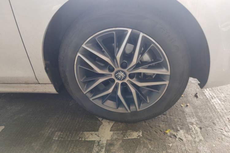 Used BYD Qin PLUS 2024 Honor Edition EV 510KM Leading Model Right Front Wheel Hub