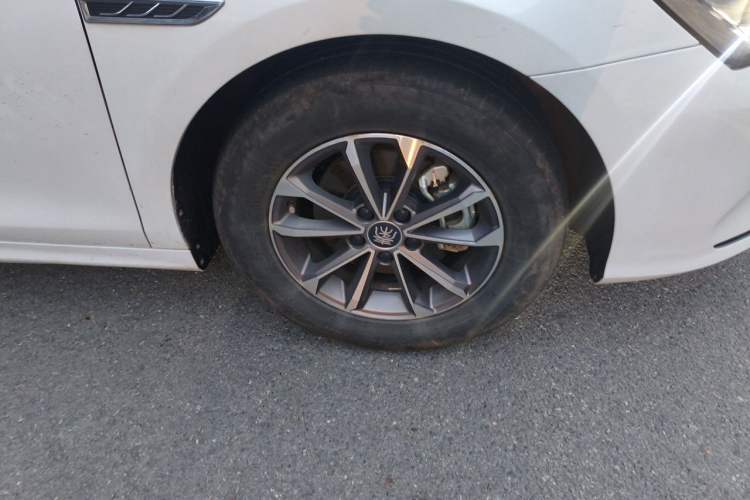 Used BYD Qin PLUS 2024 HONOR Edition DM-i 55KM Leading Model Right Front Wheel Hub