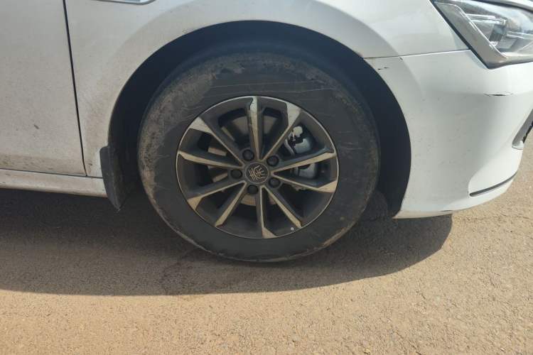 Used BYD Qin PLUS 2024 HONOR Edition DM-i 55KM Leading Model Right Front Wheel Hub