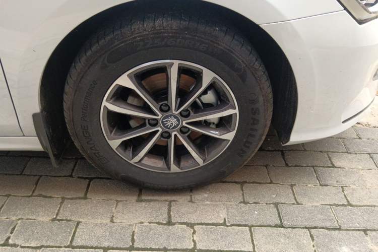 Used BYD Qin PLUS 2024 HONOR Edition DM-i 55KM Leading Model Right Front Wheel Hub