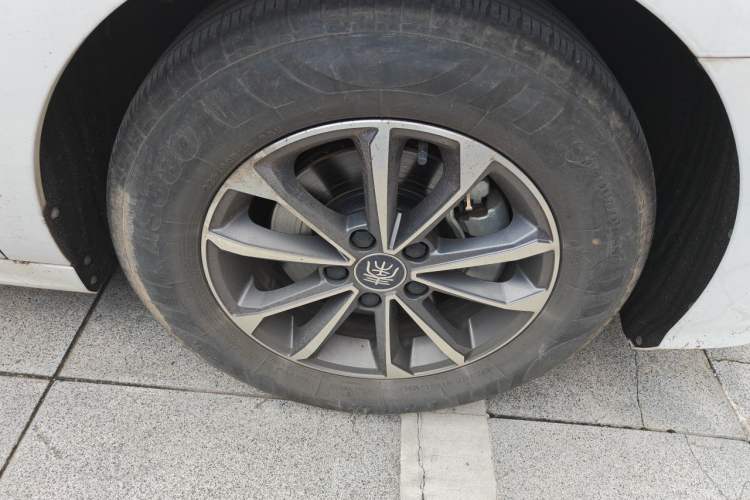Used BYD Qin PLUS 2024 HONOR Edition DM-i 55KM Leading Model Right Front Wheel Hub