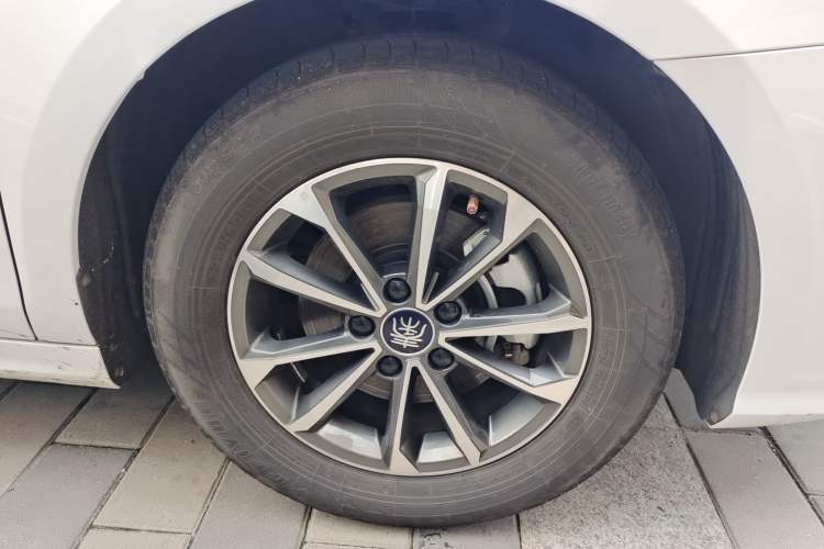 Used BYD Qin PLUS 2024 HONOR Edition DM-i 55KM Leading Model Right Front Wheel Hub