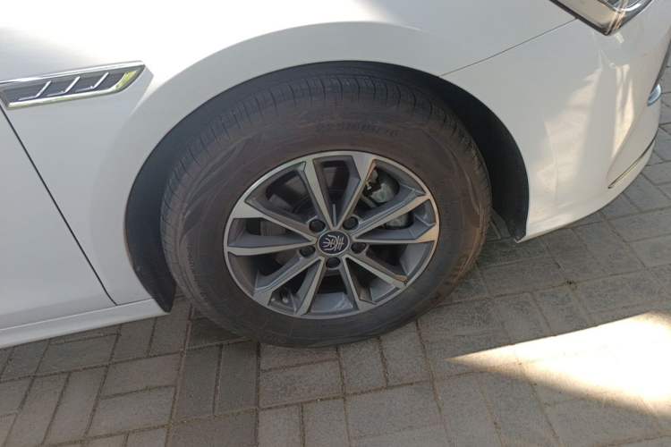 Used BYD Qin PLUS 2024 HONOR Edition DM-i 55KM Leading Model Right Front Wheel Hub