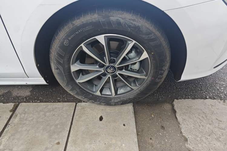 Used BYD Qin PLUS 2024 HONOR Edition DM-i 55KM Leading Model Right Front Wheel Hub