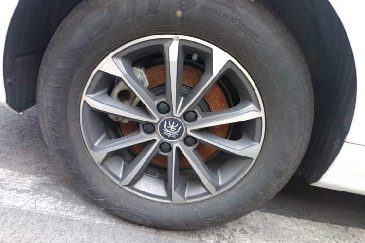 Used BYD Qin PLUS 2024 HONOR Edition DM-i 55KM Leading Model Right Front Wheel Hub