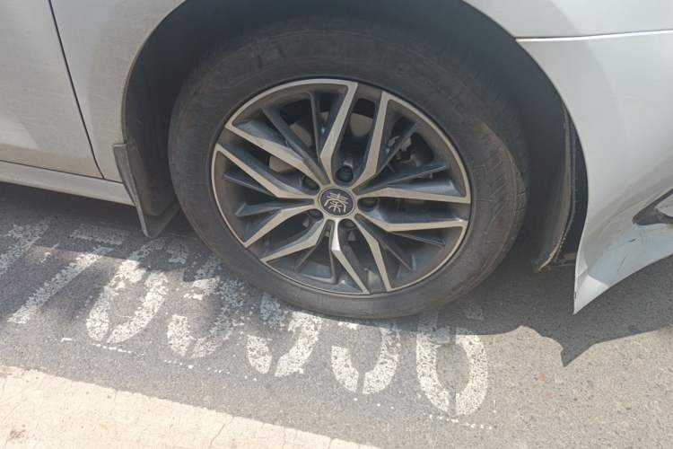 Used BYD Qin PLUS 2024 Honor Edition EV 510KM Beyond Model Right Front Wheel Hub