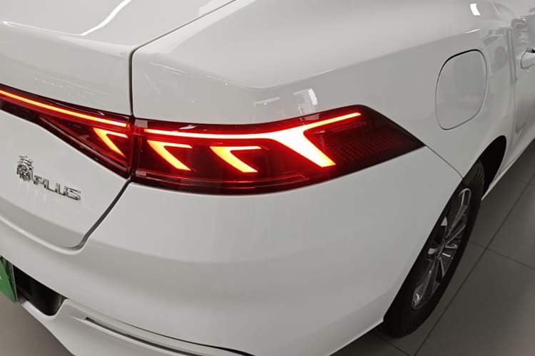 Used BYD Qin PLUS 2024 HONOR Edition DM-i 55KM Leading Model Right Rear Taillight