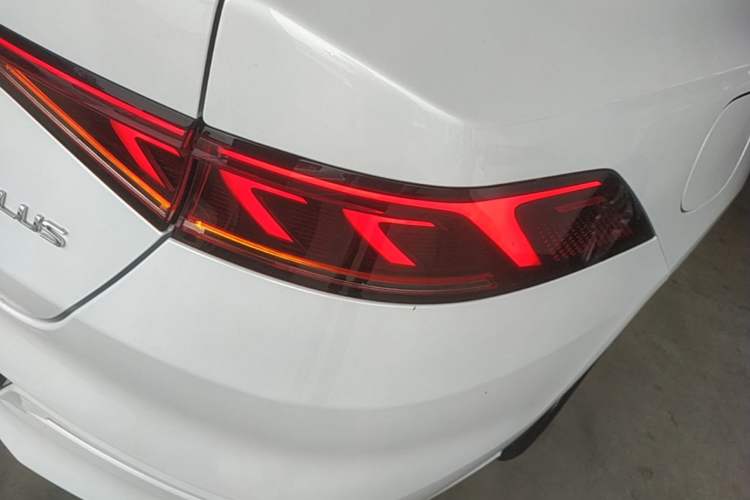 Used BYD Qin PLUS 2024 HONOR Edition DM-i 55KM Leading Model Right Rear Taillight