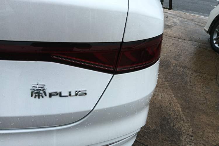 Used BYD Qin PLUS 2024 HONOR Edition DM-i 55KM Leading Model Right Rear Taillight