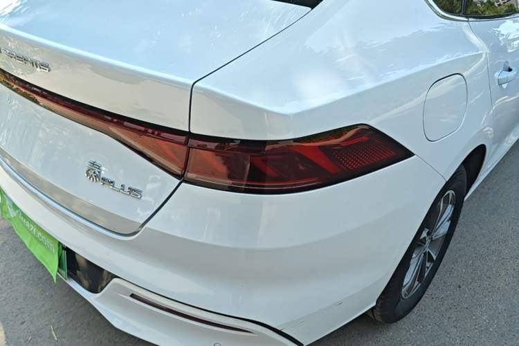 Used BYD Qin PLUS 2024 HONOR Edition DM-i 55KM Leading Model Right Rear Taillight