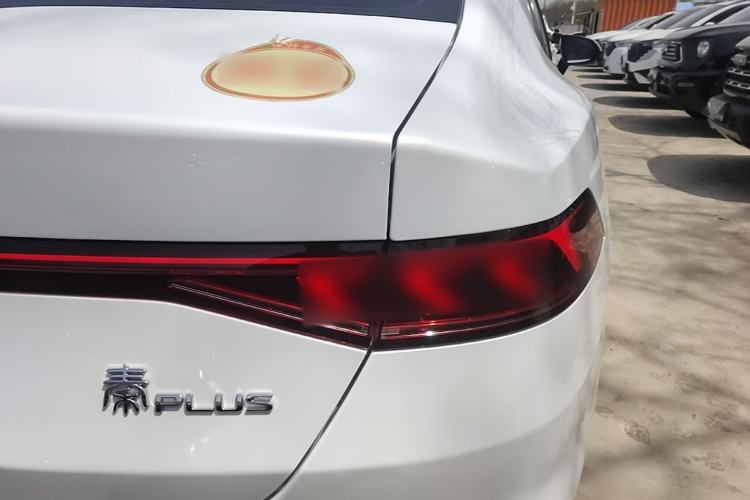 Used BYD Qin PLUS 2024 HONOR Edition DM-i 55KM Leading Model Right Rear Taillight