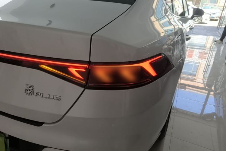 Used BYD Qin PLUS 2024 HONOR Edition DM-i 55KM Leading Model Right Rear Taillight