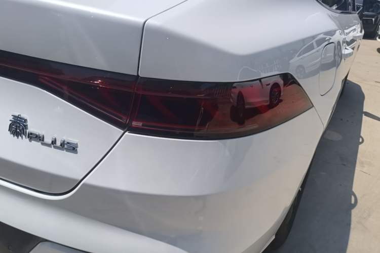 Used BYD Qin PLUS 2024 HONOR Edition DM-i 55KM Leading Model Right Rear Taillight
