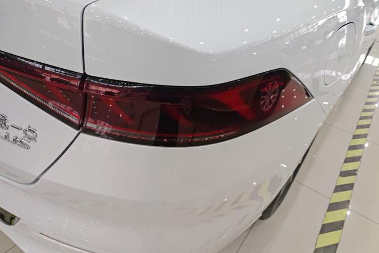 Used BYD Qin PLUS 2024 HONOR Edition DM-i 55KM Leading Model Right Rear Taillight