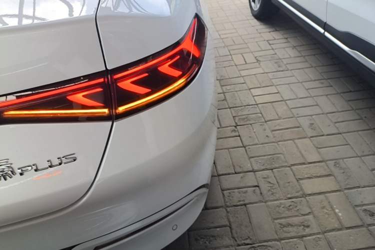 Used BYD Qin PLUS 2024 HONOR Edition DM-i 55KM Leading Model Right Rear Taillight