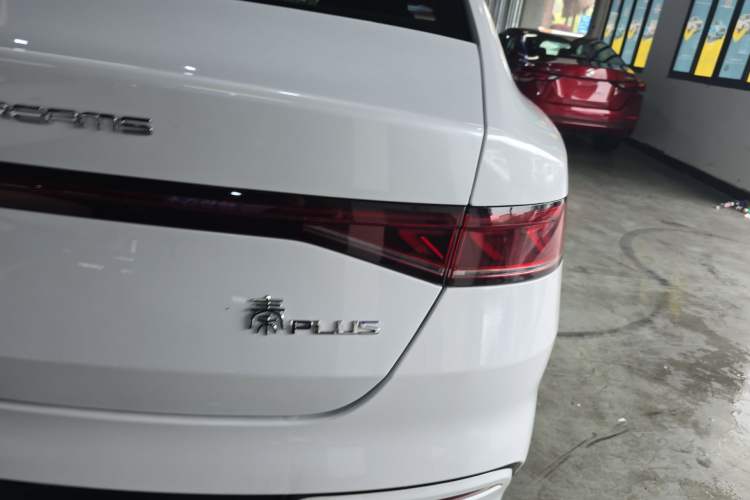 Used BYD Qin PLUS 2024 HONOR Edition DM-i 55KM Leading Model Right Rear Taillight