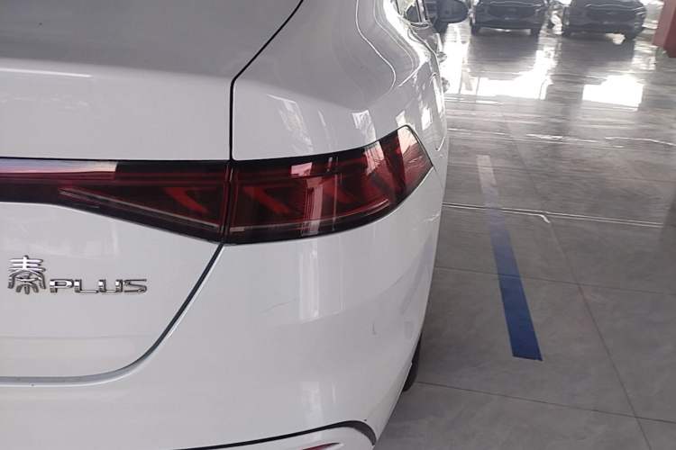 Used BYD Qin PLUS 2024 HONOR Edition DM-i 55KM Leading Model Right Rear Taillight