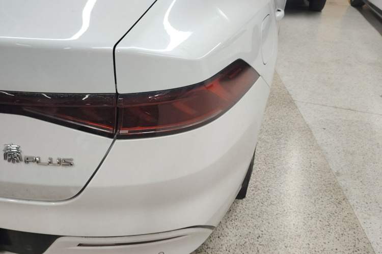 Used BYD Qin PLUS 2024 Honor Edition EV 510KM Leading Model Right Rear Taillight